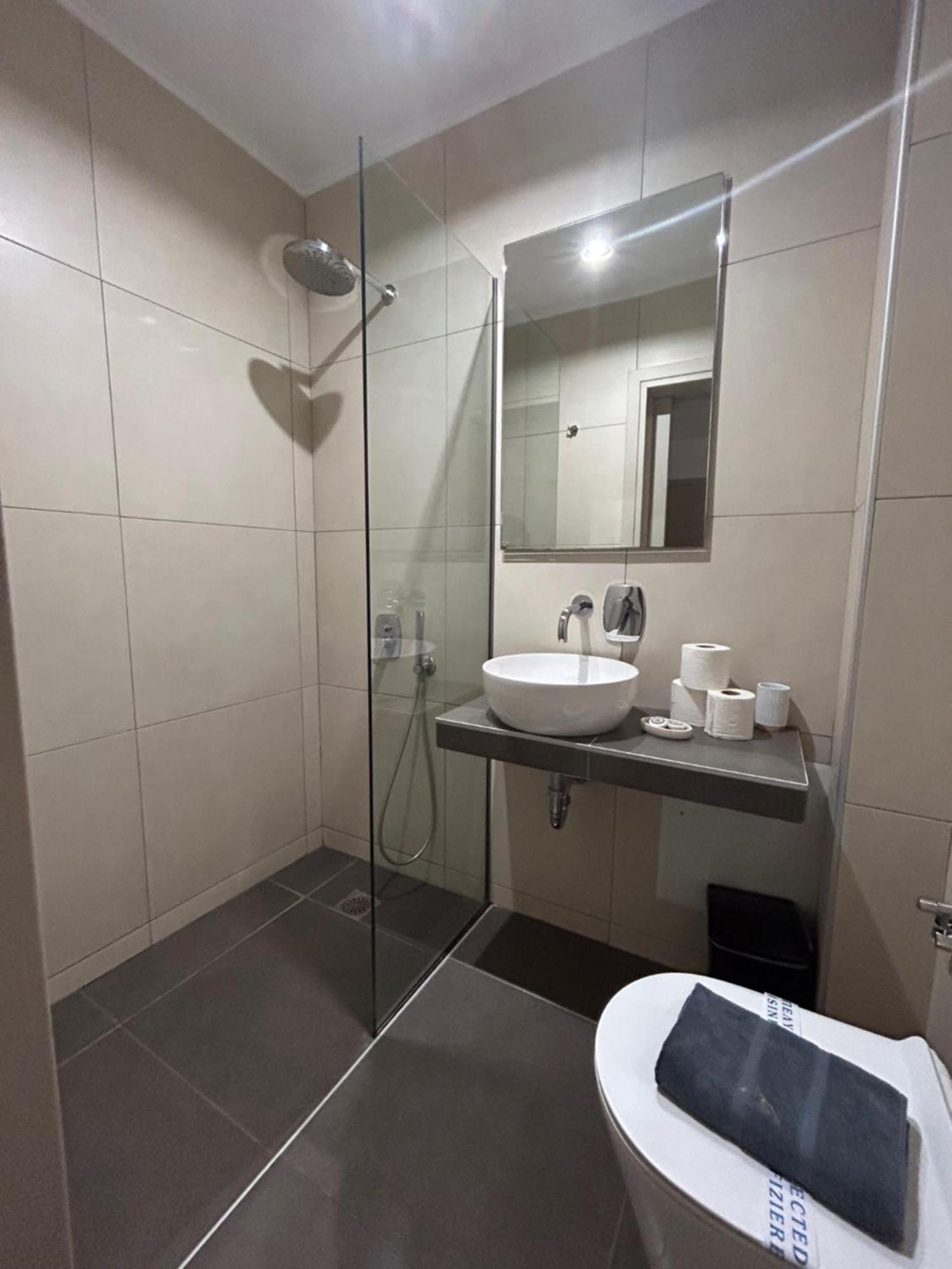 לרפטרה Galaxy Hotel מראה חיצוני תמונה