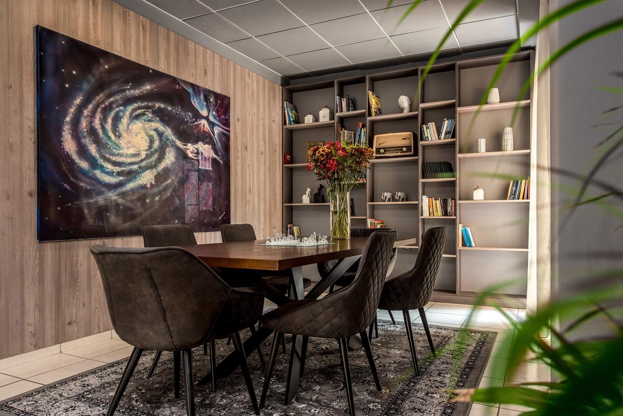 לרפטרה Galaxy Hotel מראה חיצוני תמונה
